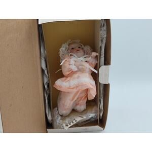 Heather Model 92032 Ashton Drake Galleries Yolanda Bello Porcelain Doll 1990